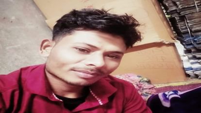 A young man riding a bike who was going to his in-laws' house was hit by a pickup