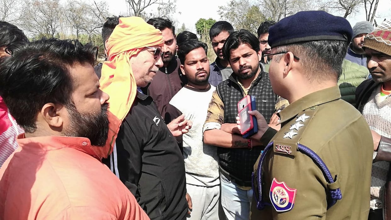 Wesrt UP News Live News: Weather changed due to strong winds in West UP