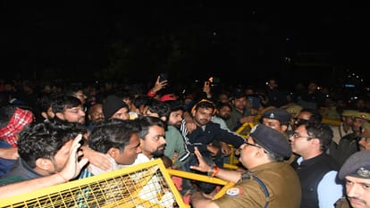 Pressure increased on UPPSC to cancel RO-ARO exam, claim strengthened due to cancellation of police recr