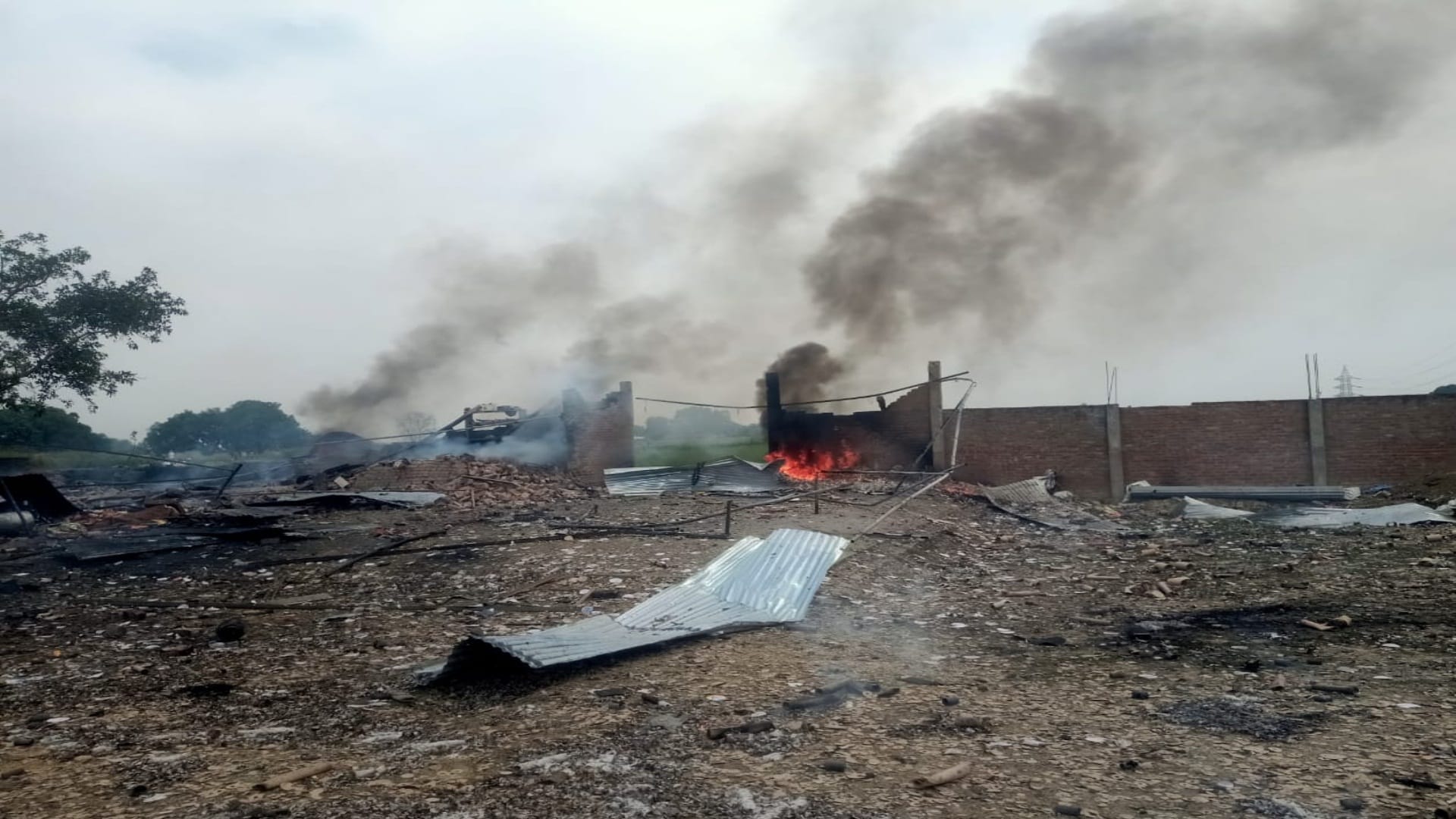 Kaushambi Blast: Live video of explosion in firecracker factory surfaced, scene looks like a volcano.