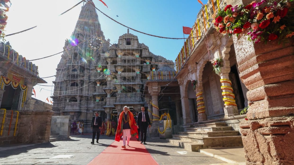 pm modi in dwarka rally target congress scam visit ancient dwarika city