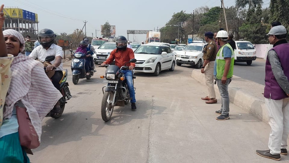 Vehicular movement started in over bridge being built on National Highway 53 in Bhilai
