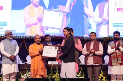 UP News: CM Yogi Adityanath distributes the joining letters in Lucknow.