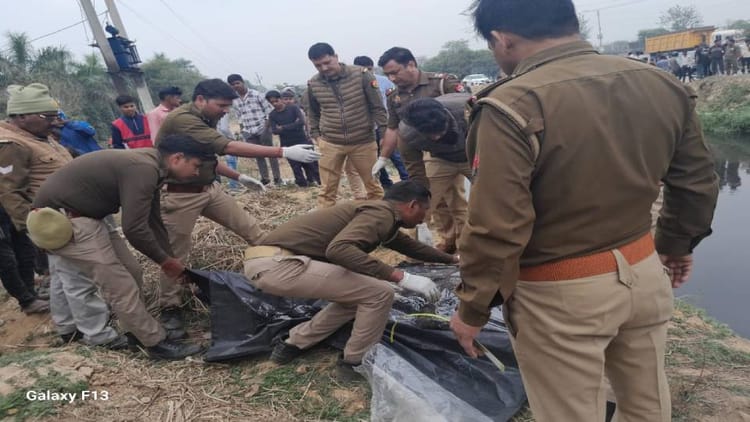Agra: नहर में उतराता मिला शव, ग्रामीणों ने देखा डर गए; पुलिस मामले की जांच में जुटी
