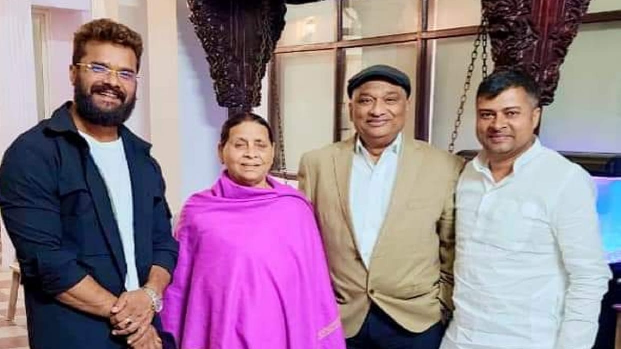 Bihar News : Bhojpuri actor khesari lal yadav met rabri devi to ask mp ticket for 2024 election hindi news