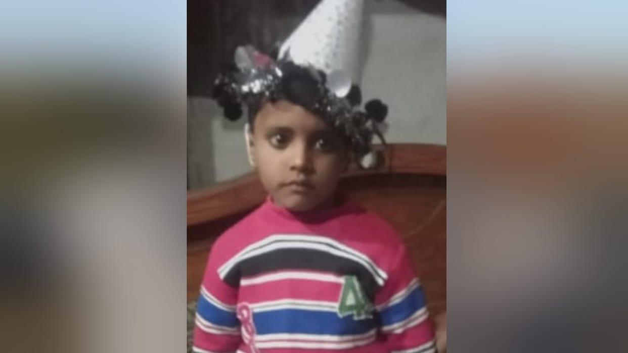 A child died after being buried under lint debris in Bijnor