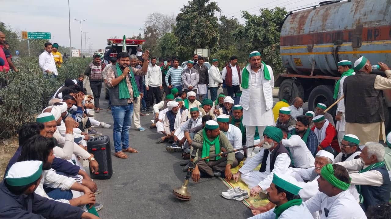 Farmers parked tractors on highway, Rakesh Tikait said BKU ready for agitation if they do not get their rights