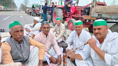 Tractor Chain: ट्रैक्टरों की लंबी कतारें, किसान बोले-दिल्ली दूर नहीं, हाईवे पर गुड़गुड़ाया हुक्का, जमी चौपाल BKU Tractor Chain: Long queues of tractors, farmers says Delhi is no far