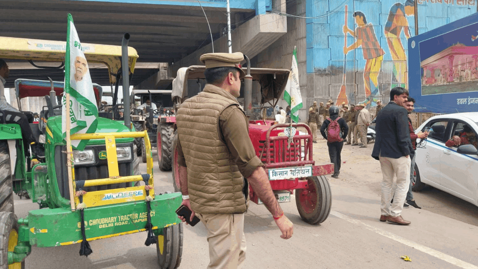 Delhi Ncr Traffic Advisory Issued Amid Farmers to Stage Tractor March Today Traffic Expected on Delhi Borders