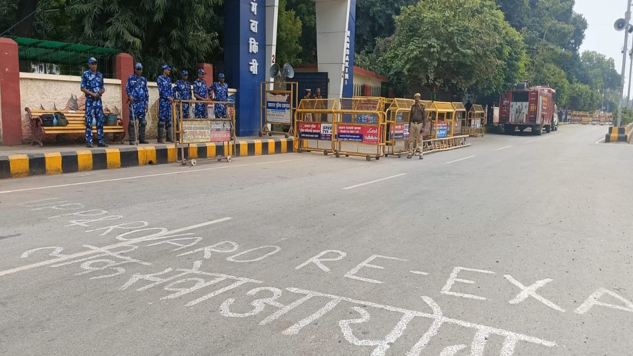 Candidates angry over non-cancellation of exam, Leak Service Commission writes to UPPSC
