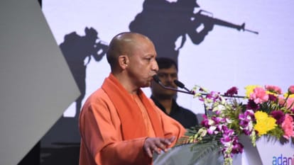UP: सीएम योगी ने डिफेंस कॉरिडोर का किया उद्घाटन, 2017 के पहले की सरकार को कोसा Chief Minister Yogi Adityanath inaugurated the Defense Corridor