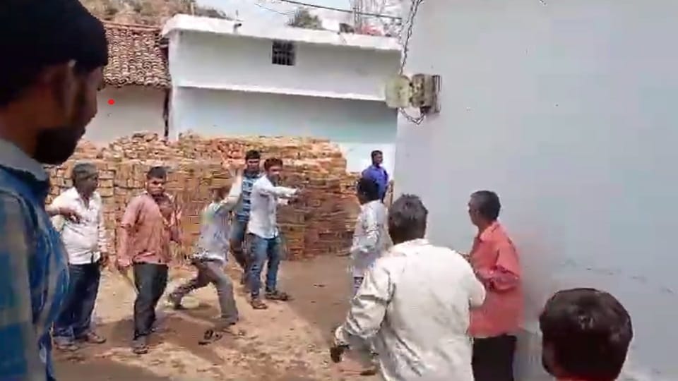 मारपीट का वीडियो वायरल