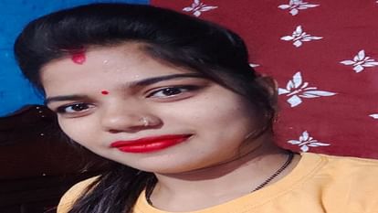 Married woman committed suicide by hanging herself