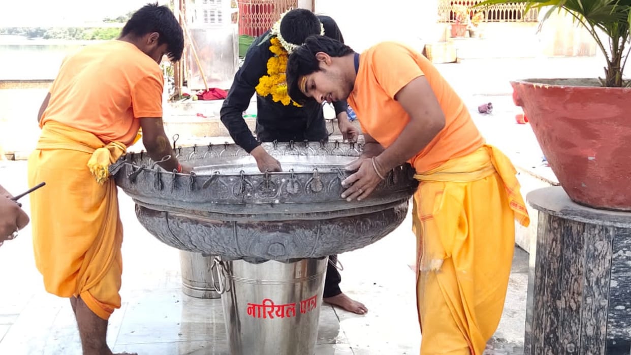 Pashupatinath Temple Mandsaur Preparations for Shivratri cleaning of silver on Rudrayantra-door