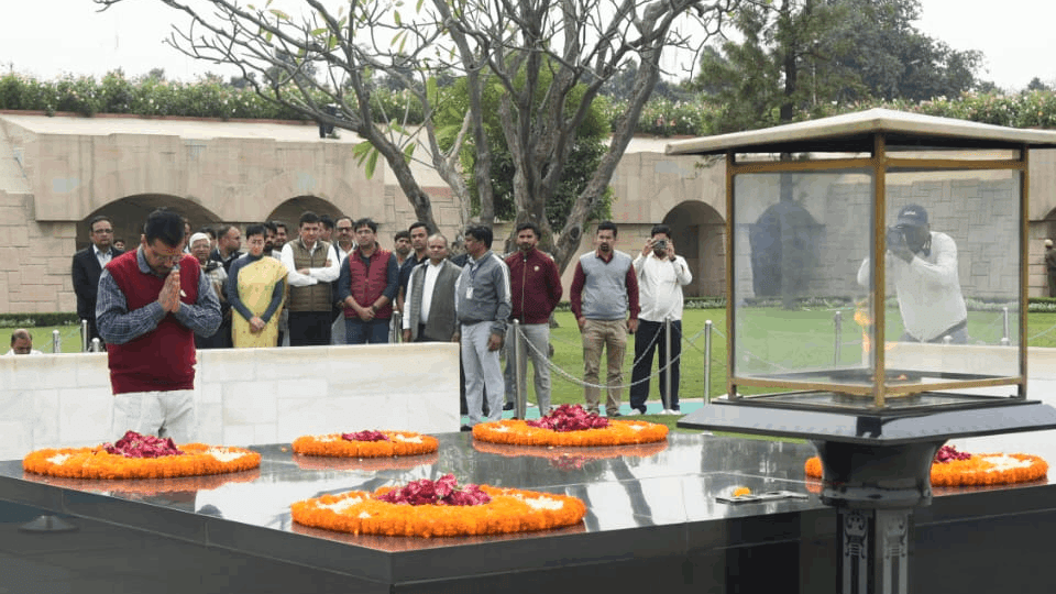 CM Kejriwal reached Rajghat with cabinet On completion of one year of Manish Sisodia arrest  see photos