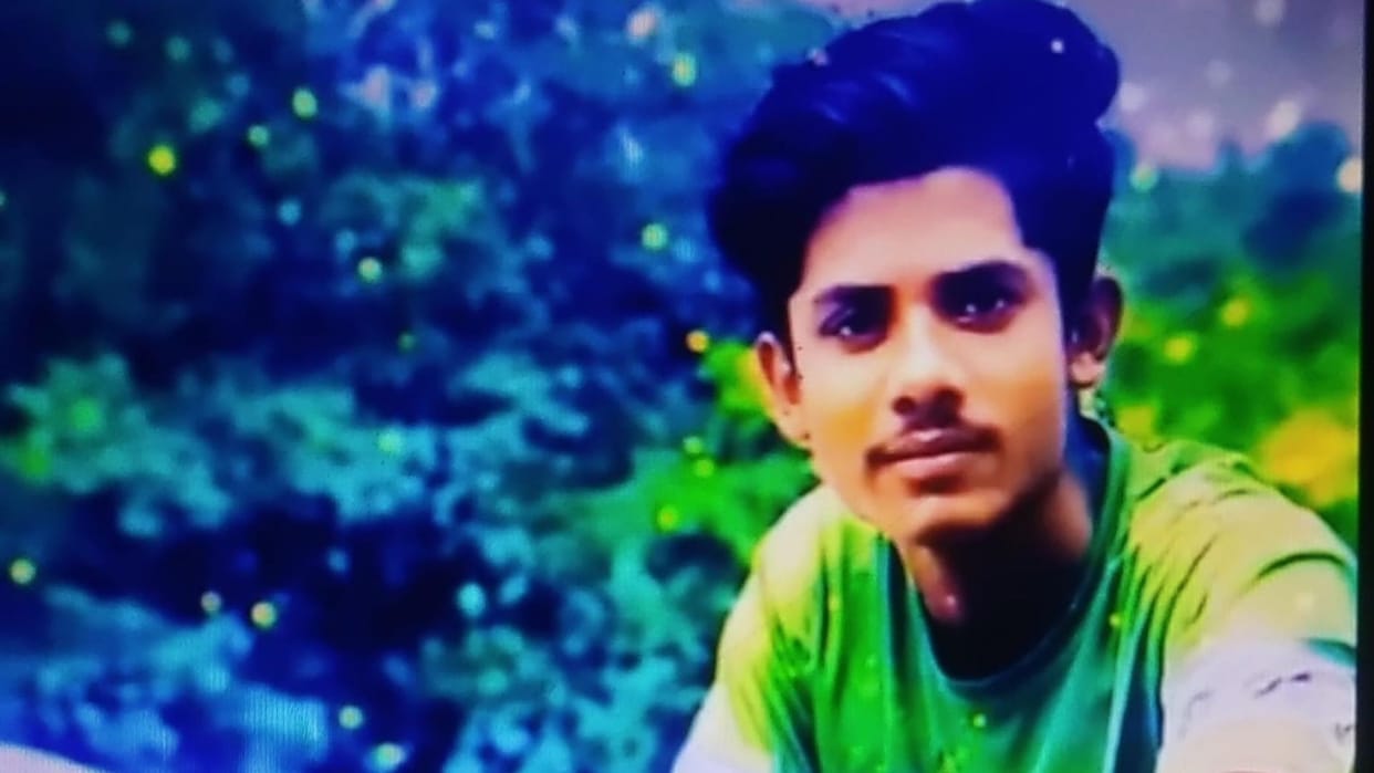 young man died road accident in sonbhadra