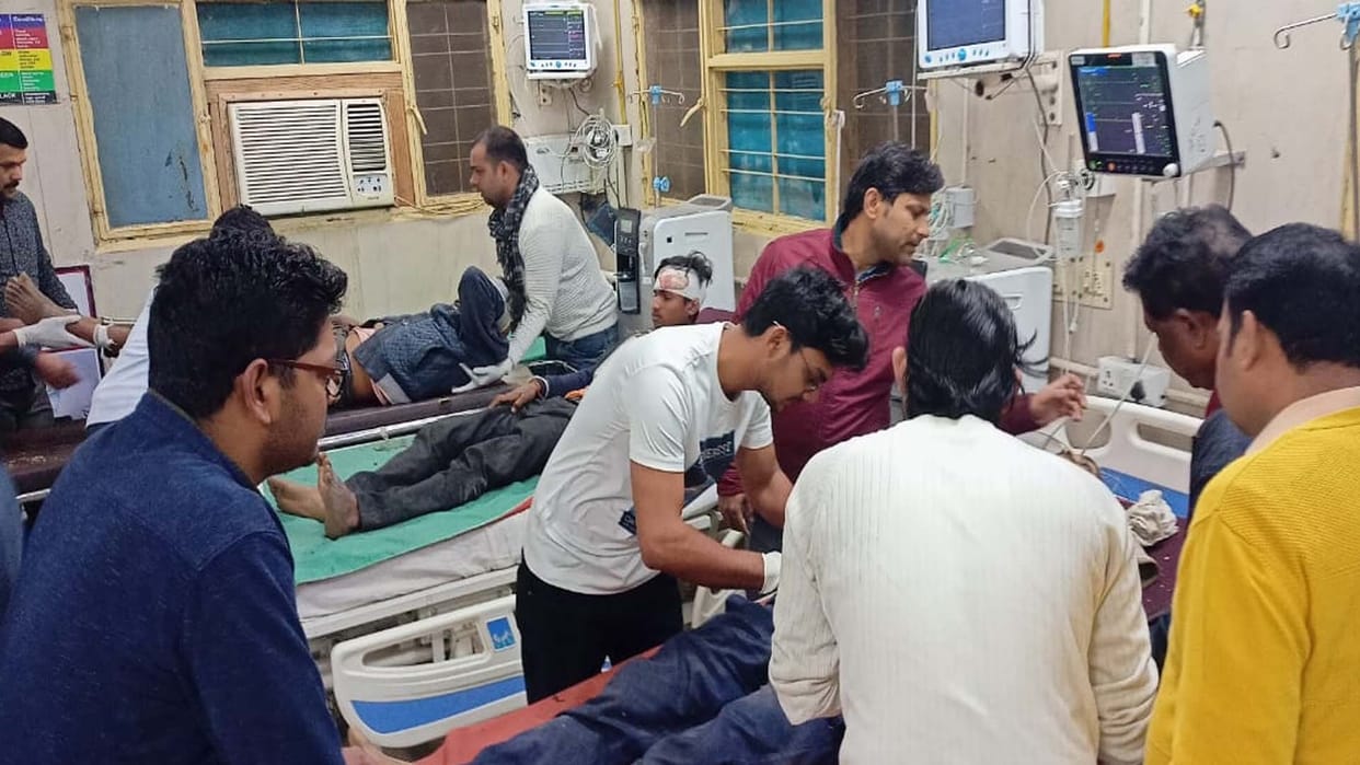 Road accident in Farrukhabad, Two Died, three injured