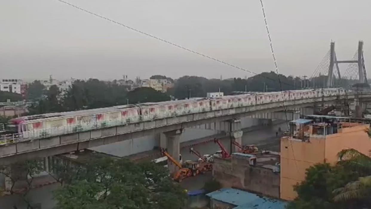 Bangalore Farmer stopped boarding metro security personnel dismissed