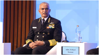 भारतीय नौसेना प्रमुख आर हरि कुमार (फाइल फोटो)
