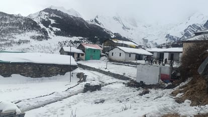 Pithoragarh covered with white sheet of snow