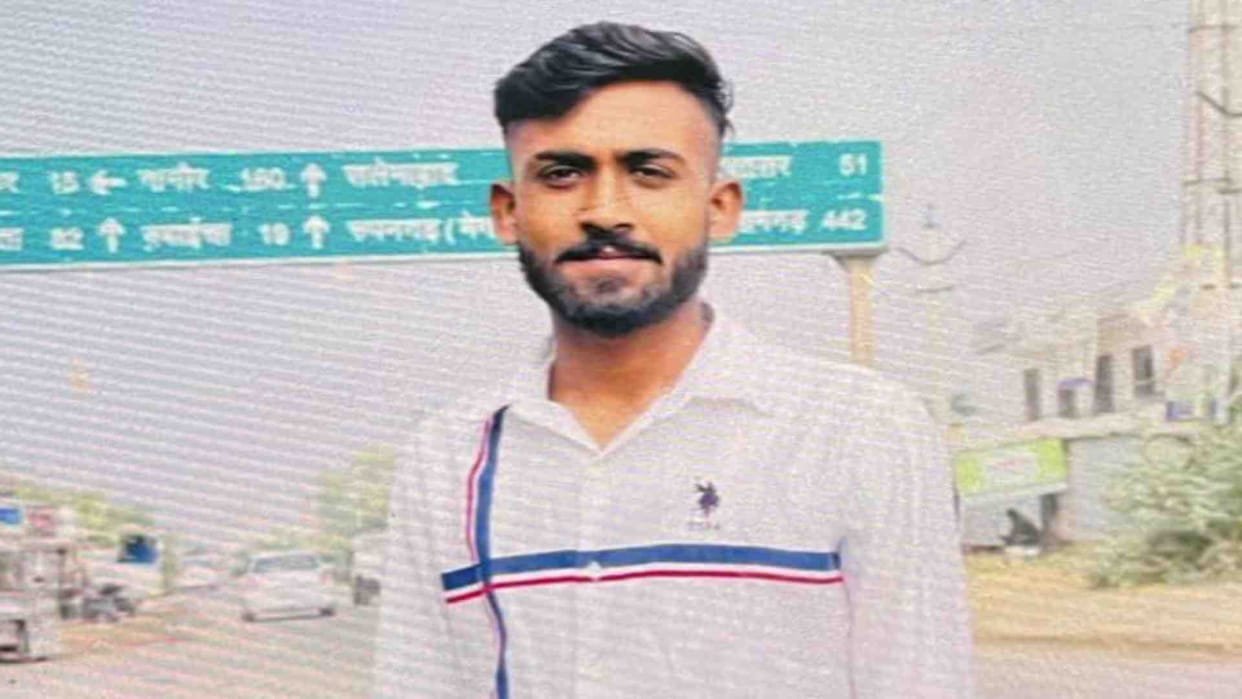 Ajmer News: A student studying defense committed suicide by hanging himself in the hostel.