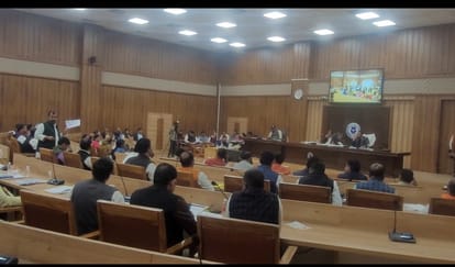 Councilor gave memorandum to the Mayor regarding the issues in the House meeting.