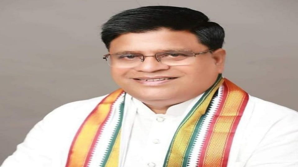 जिला पंचायत सदस्य बसंत ताटी