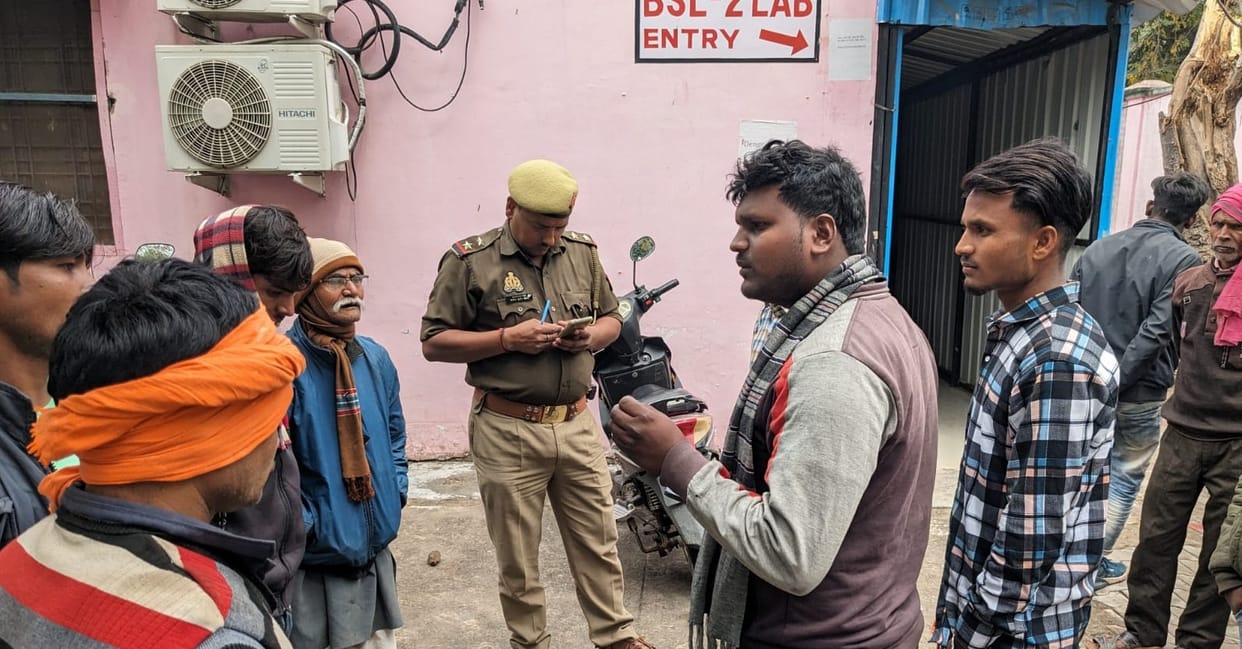 Worker dies due to electric current in wedding procession, accident happened while carrying road light