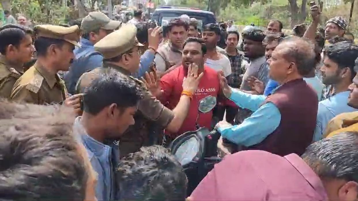 Businessman beaten in front of police, three arrested including BJP leader, ACP said action will be taken afte
