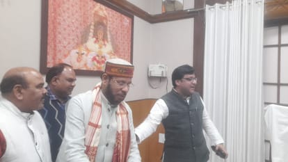 Samajwadi Party MLA Manoj Pandey resigns from post of Chief Whip voting of Rajya Sabha elections