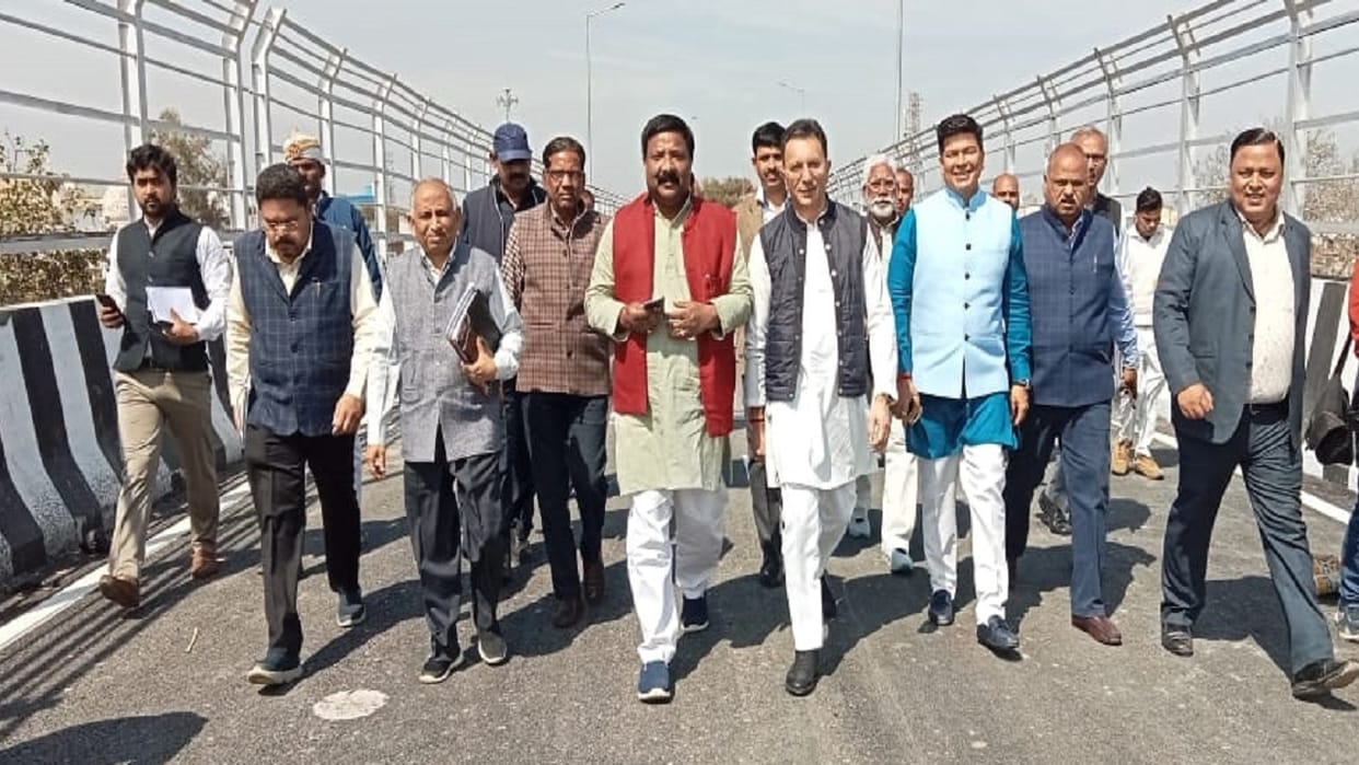 PWD Minister Jitin Prasad inspected kutubKhana flyover in Bareilly