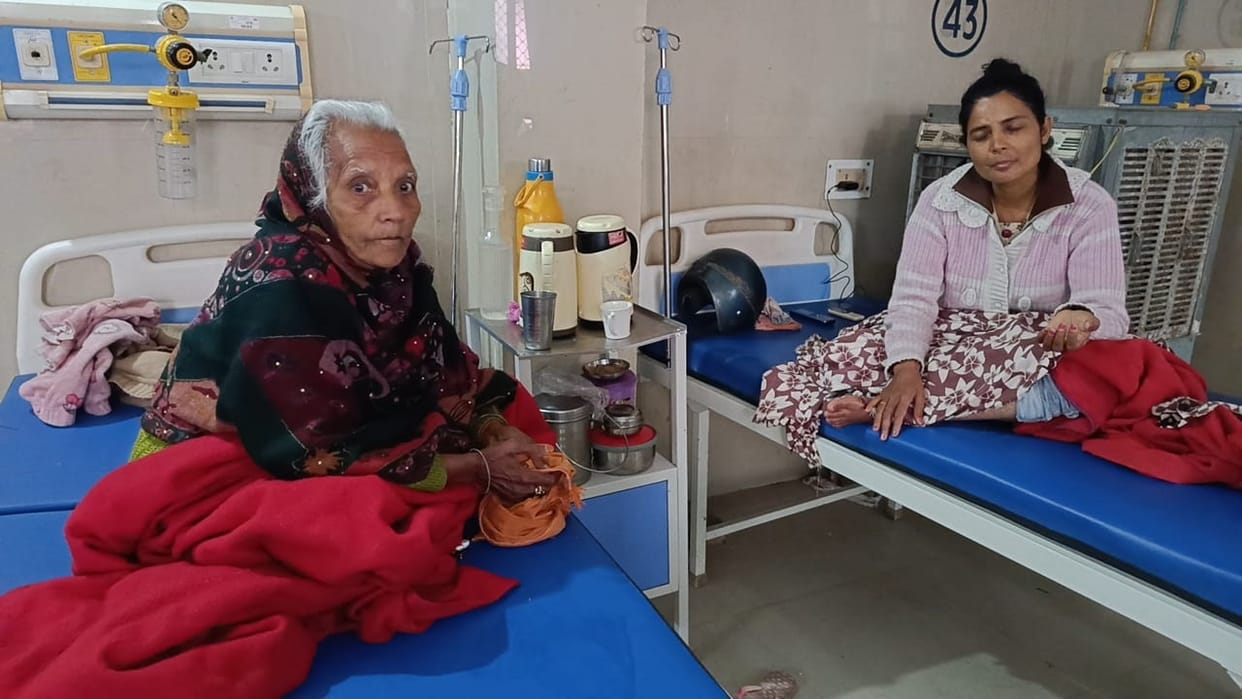 Neighbors attacked mother and daughter and injured them in bareilly