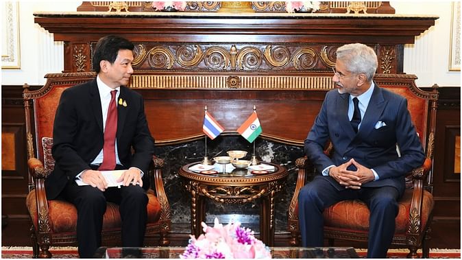 भारत – थाईलैंड के संबंधो की मजबूती को लेकर विदेश मंत्री एस जयशंकर और थाईलैंड के उप प्रधानमंत्री के बीच बैठक