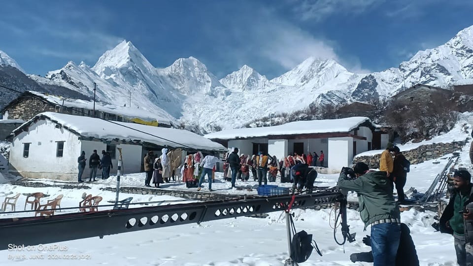 Pithoragarh covered with white sheet of snow