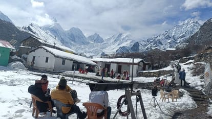 Pithoragarh covered with white sheet of snow