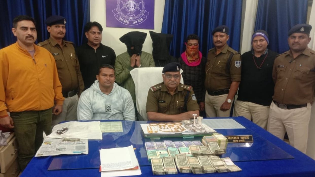 Police caught thief gang of Chhattisgarh in Jabalpur railway station; Cash jewelery worth Rs 11.5 lakh seized