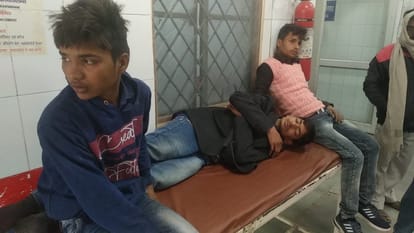 up board four students died in road accident in shahjahanpur news