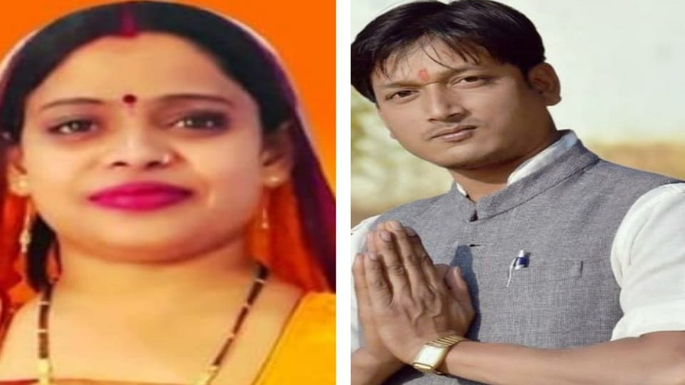 सरपंच प्रियदर्शिनी नहरेल और पूर्व सरपंच योगेंद्र नहरेल