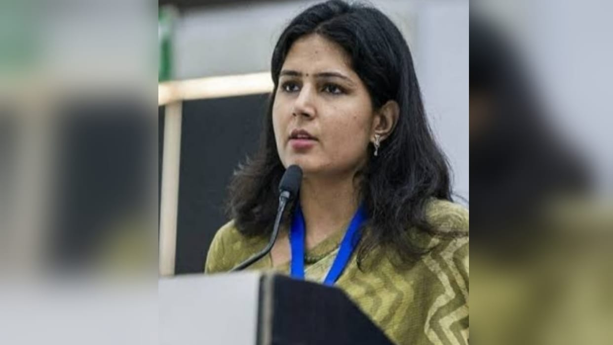 Meerut: PVVNL MD Chaitra V transferred, IAS Isha Duhan will be new MD