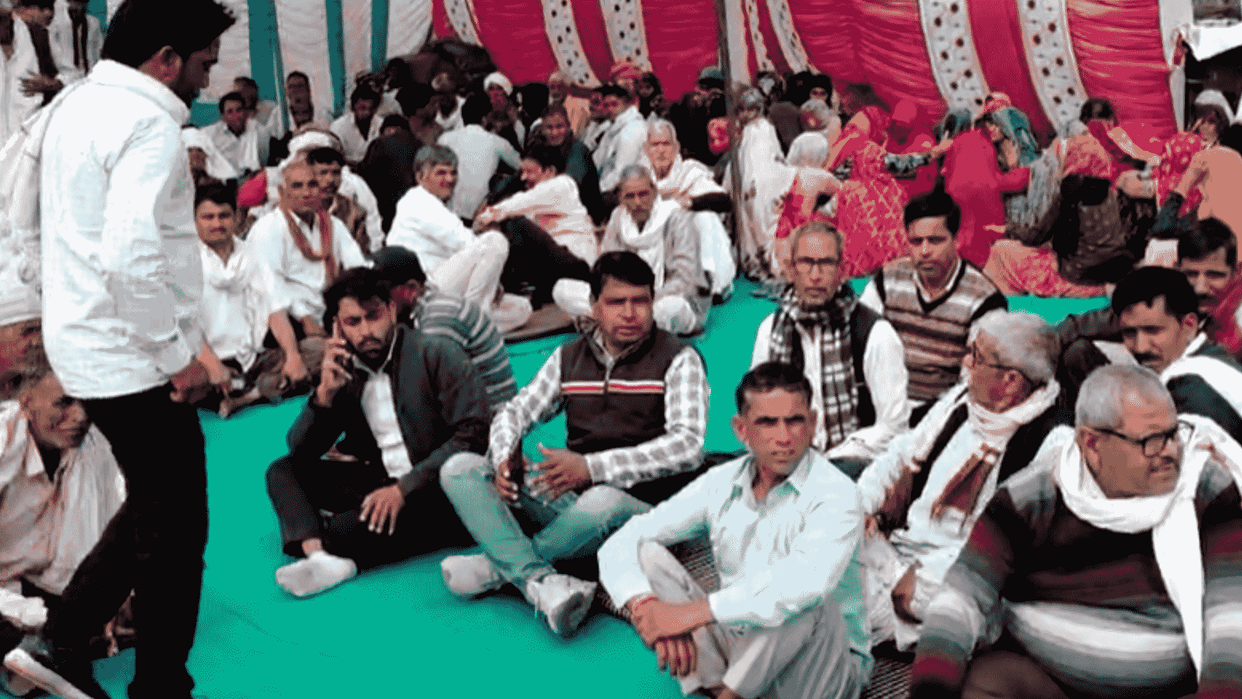 MPs and MLAs came with the agitators demanding interchange cut
