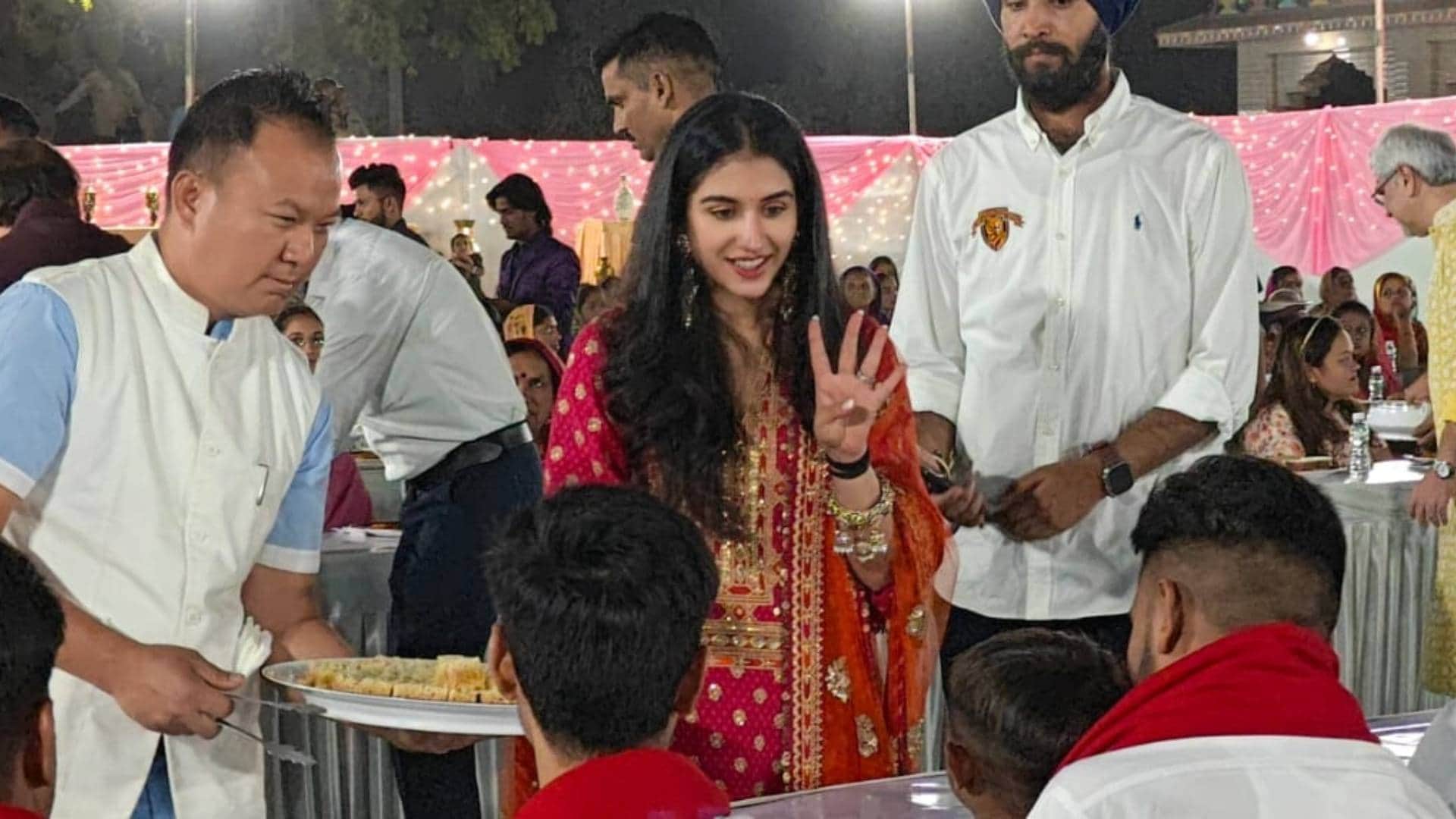 Anant Ambani to be wife Radhika Merchant seen welcoming paparazzi in Jamnagar won hearts with her generosity