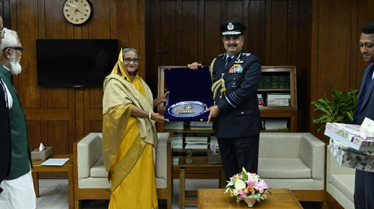 world news and update: IAF Chief VR Chaudhari calls on Bangladesh PM Sheikh Hasina