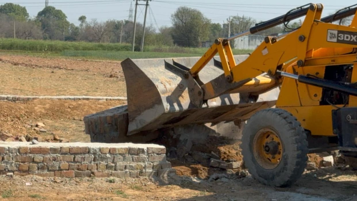 Narnaul: Demolition in illegal colony being developed