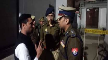 बदले की आग ने उजाड़े दो परिवार: तीन की गई जान, एक अस्पताल में और छह गिरफ्तार, क्षेत्र में PAC तैनात Triple Murder: Two families destroyed in revenge, three killed, one in hospital and six arrested