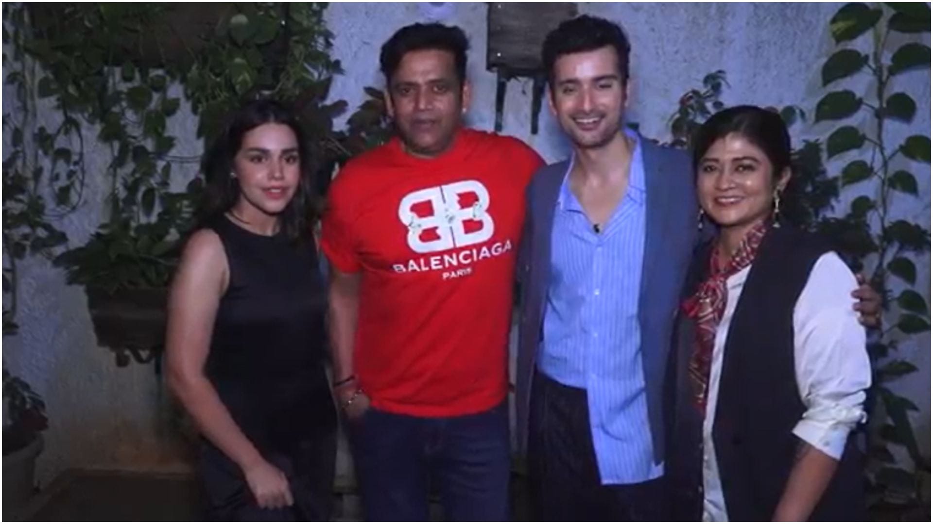 red carpet premiere of netflix upcoming series maamla legal hai Ravi Kishan Naila Grewal Nidhi Bisht