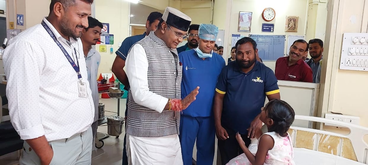 Bhopal News: Kanishka, disabled since birth, will now be able to pick up a pen, Minister Sarang got the girl t