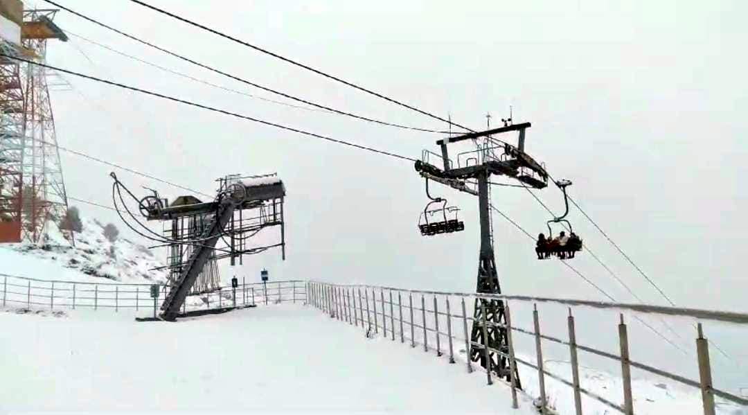 Uttarakhand Weather Beautiful view of Auli seen after Heavy Snowfall Badrinath Highway packed with Snow photos