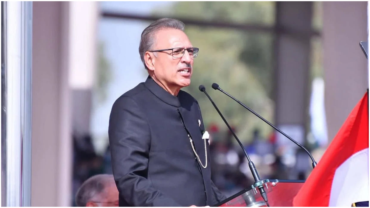 PML-N & PPP leaders: Alvi may face 'legal consequences' over refusal to summon new Parliament session
