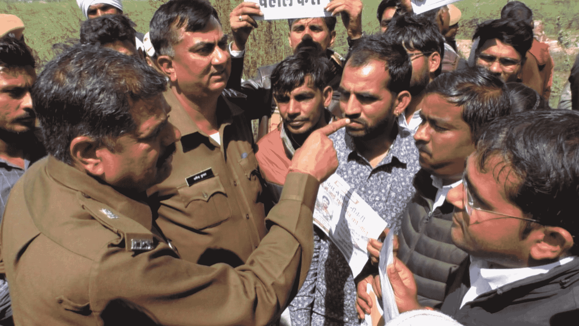 राजीव गांधी युवा मित्र पहुंचे सीएम के गांव