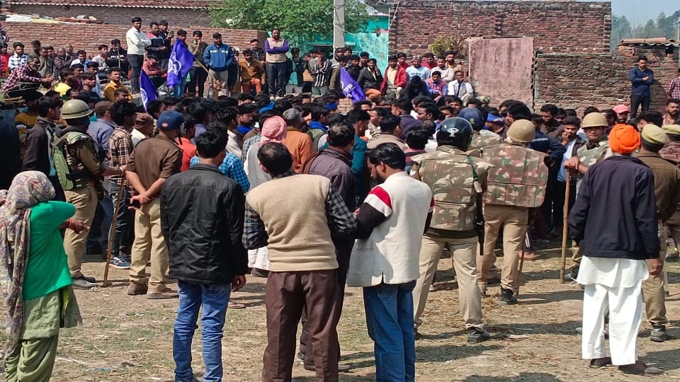 Rampur: Tension Silaibara student death in firing, case against 25 including six constables